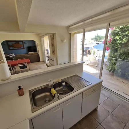 Appartement Résidence Nautica - 5 Pièces Pour 8 Personnes Le Barcares. Réf: 9nau8_10 Mae-5033 *